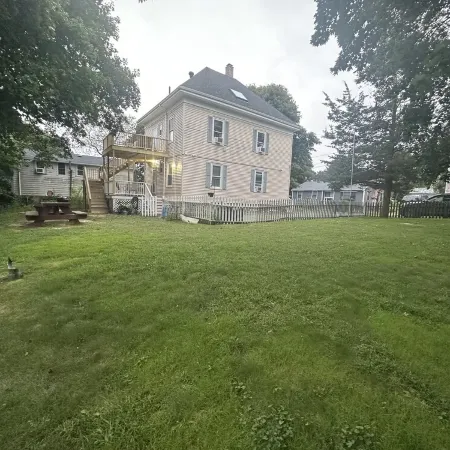 Quaint Neighborhood / Close to Beaches