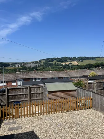 Hill View 5 minutes to walk town center