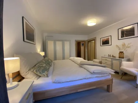 Frisch Renovierte, Gemütliche und Ruhige Ferienwohnung für Naturliebhaber