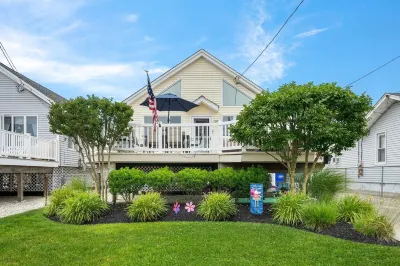 Whole home in Avalon, close to everything!