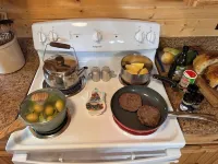 Countryside Thanksgiving Haven: Sleeps 6, Full Kitchen and Dining Room