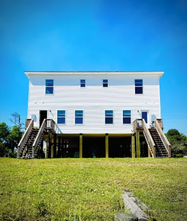 Beachfront 50 ft to water!, Kayaks,Paddle Boards, Chairs,BBQ INCLUDED