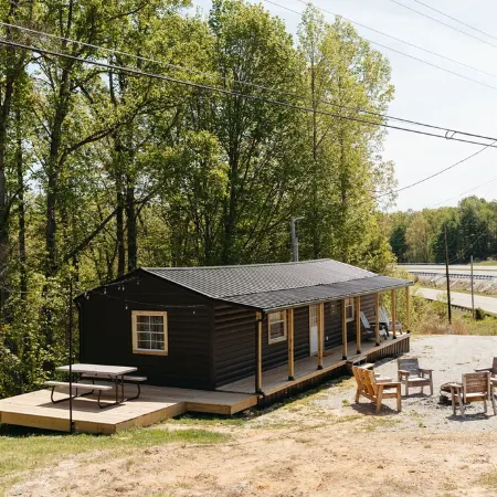 Cozy Dumplin' RRG - Warm & Modern Stay in RRG/Auxier
