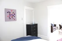 Crisp 2 bedroom upstairs apartment in historic duplex