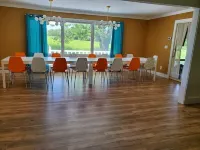 Dazzling Design, Hot Tub, Huge Rooms, Privacy, 20 Acres