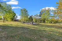 The Luxe/ Hot Tub/ On Bright Leaf Golf Course