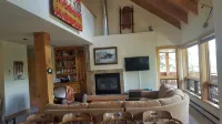 Newhard Chalet - Big House Convenient Location Great for Groups Families Friends