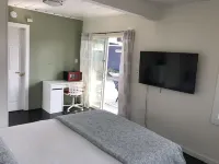 Private Entrance Guest Place Oldtown Monrovia/Pasadena/Arcadia Hotels near Cafe LuMar