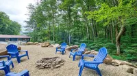 Mountain Dreams Cottage - Peaceful, Charming, Pet Friendly, Creekside and Views!