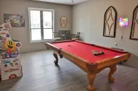 Golden Springs Stepless Rancher with GAMEROOM! Hotels in Anniston