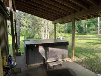 Cabin with Hot tub. Close to Higgins Lake