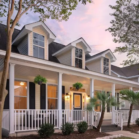 Old Town Bluffton's "The Yellow Cottage" with Golf Cart and Fenced-In Yard