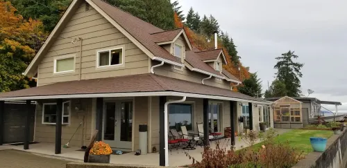 A beautiful Beach house to relax, watch wildlife, kayak, and enjoy fresh air.