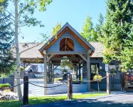 Lovely Condo with Mountain/ Lake View’s in Heart of Frisco