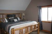 Great Area for Fall Getaway! Great  View, Game Room, Foam Pit, Rock Wall.