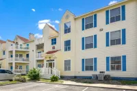 ArcadeFun! Walk2Beach! Hot Tub! Heated Pool! Sleeps7! Pets!