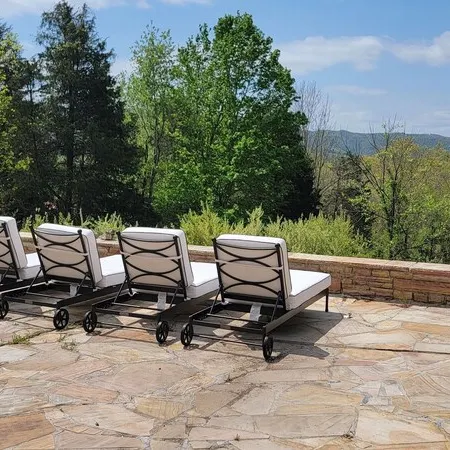 Bluestone Manor--Spacious Mountain Home for Your Next Adventure