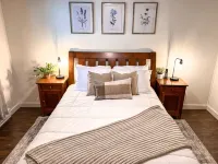 Modern Snowshoe Retreat - 3Br/2BA - Walk to Slopes + Mountain Views Отели в г. 