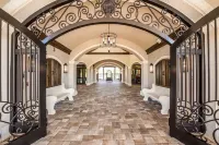 Golf, Pools, Shops in highly Desired Lakewood National Golf Club Hotel a Manatee County