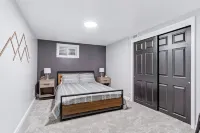 Spacious Mountain Modern Getaway - Hot Tub, Home Theater & Fire Pit