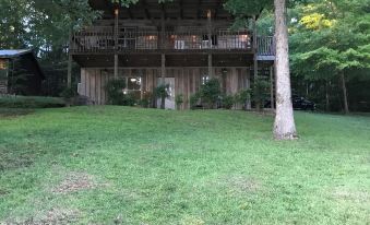 Cabin B at Smith Lake Alabama Cabins