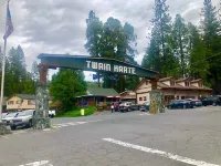 Twain Harte CA Cute Cozy Cabin Sleeps 4, 1 Bedroom, Hot Tub. Hotels in Twain Harte