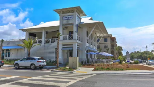 Relax in the Heart of Gulf Place! Cozy Studio! Steps to Deeded Beach!
