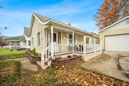 Apres Ski and Bike Mission Adventuring Base //HOT TUB// Отели в г. Келлогг