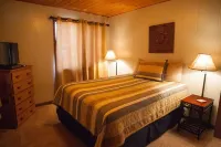ANGEL FIRE ONE BEDROOM EASY WALK TO SKI LIFT!!