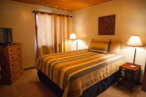 ANGEL FIRE ONE BEDROOM EASY WALK TO SKI LIFT!!