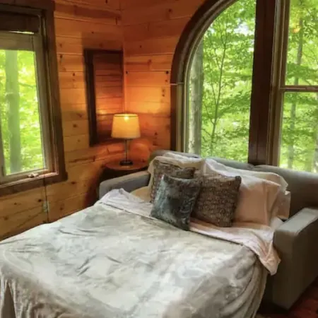 Tanzanite-- The "GEM" with a Hot Tub & WiFi!!