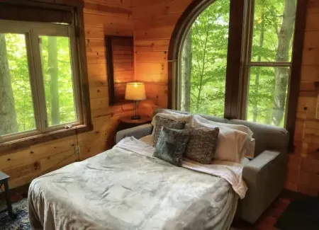 Tanzanite-- The "GEM" with a Hot Tub & WiFi!! Отели рядом с достопримечательностью «Daniel Boone Campground in Red River Gorge»