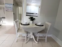 Cozy "Cottage Cove" in charming Lake Worth Beach