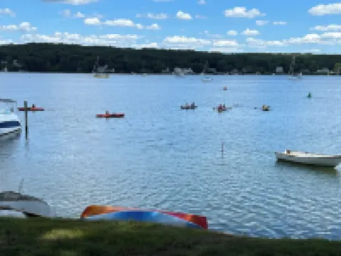 2BED GUESTHOUSE WITH PRIVATE BEACH ACCESS Hotels in Niantic