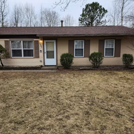 Beautiful creekside home near UIUC