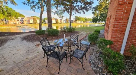 King Suite - Golf - Free Beach Pass - Pond View - Coffee bar - Child friendly