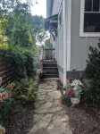 OPEN!! Walkable West Asheville Studio Apt with King Bed