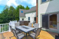 9 Bedroom Estate, Sleeps 24, Heated Pool, Hot Tub, Movie Theater, Game Room