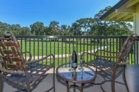Stylish 2 King Bed w/Ensuite Bath. Lush Golf Course View! Perfect for 2 Couples!