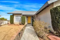 JT Desert Hideaway, Fire Pit, Outdoor picnic, King Bed Hotel dekat Old Schoolhouse Museum