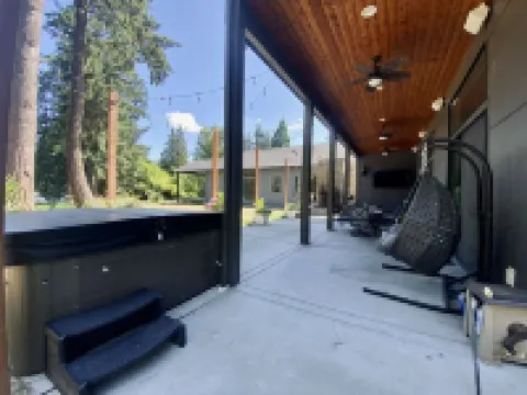 Nice get away lake retreat vacation spot Hotels in Federal Way