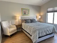 Cozy getaway home w/ POOL and GREAT location! 세이프웨이 주변 호텔