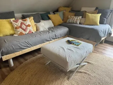 Heart of Old beach, outdoor porch overlooking the garden,