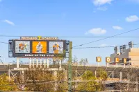 Cozy *Private Home* 2Miles to UT/Neyland Stadium/Boiling Arena ...