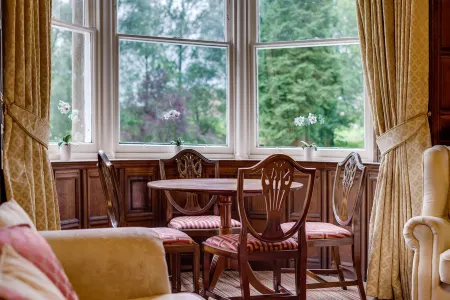 Orton Hall, Royalist Suite Отели в г. Orton