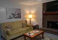 DAD's beautiful home at Historic Tuskegee! Hotels in Macon County