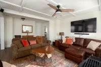 The Lodge House - Centrally Located Cheerful 5BR - Minutes to Gore!