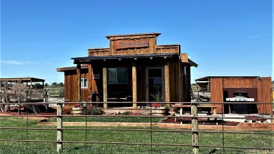 The Bunkhouse: Mountain views, solitude, close to  town and many western sights. Hotels near Bighorn Canyon National Recreation Area - Cal Taggart Visitor Center