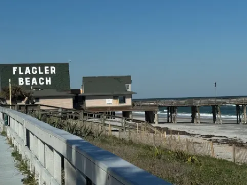 Charming 2-bedroom house with AC, WiFi in amazing Flagler Beach Close to All