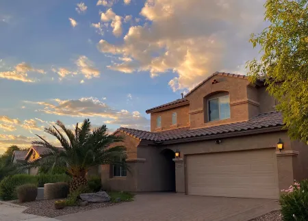 Private Heated Pool - Pool Heat Incl'D, Fire-Pit, Pool Table, Bar, Dog-Friendly!